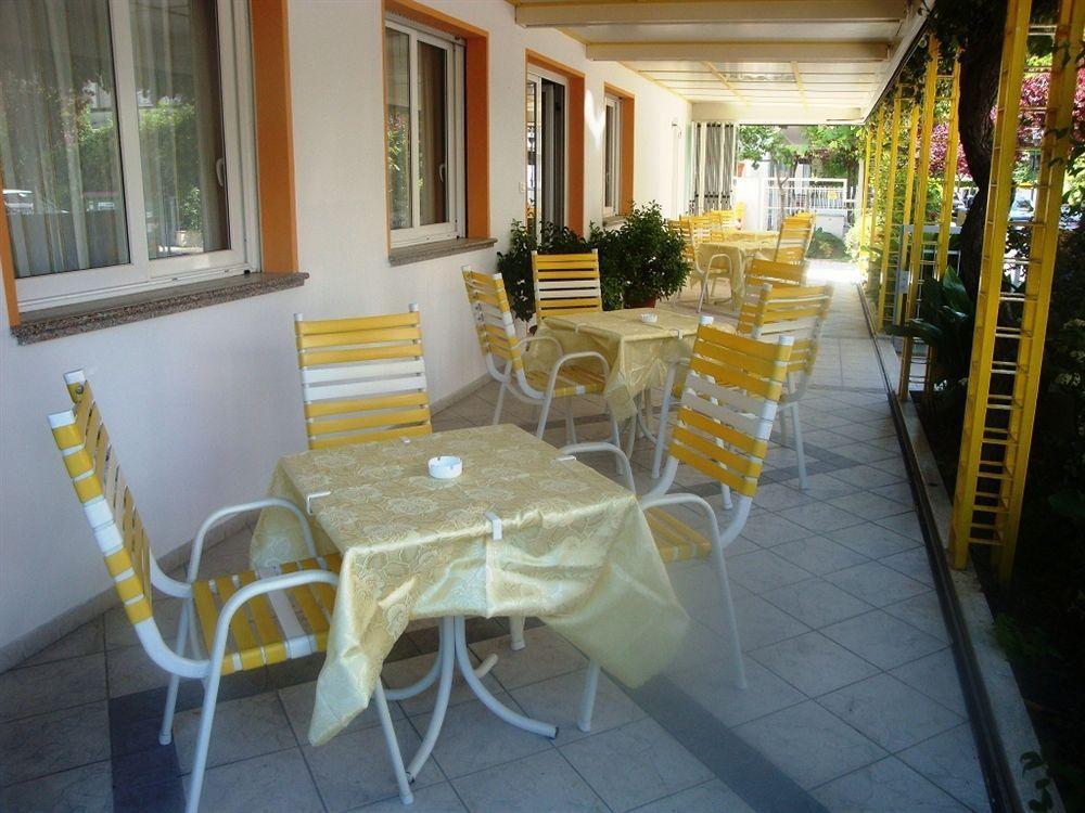 Hotel Graziana Riccione Kültér fotó